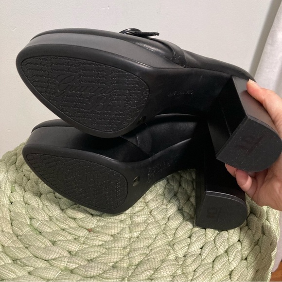 NWOB Gianni Bini Black Leather Croc Embossed Chunky Platform Heel 90’a Loafers - Picture 8 of 8